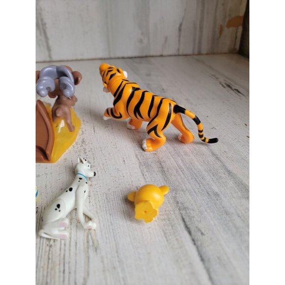 Disney variety toy aerial Elsa tiger Simba dalmatian play - Picture 8 of 9